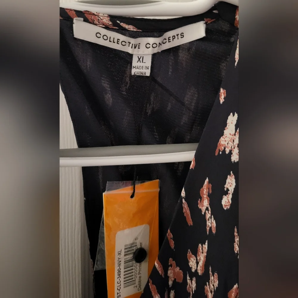 NWT Collective Concepts Navy Printed Romper Size XL - Picture 5 of 12